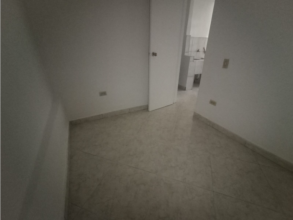 Apartamento En Manrique - En Arriendo - 6