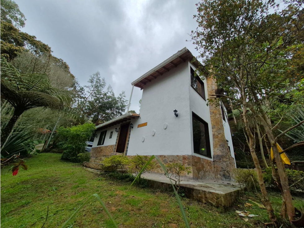 Casa Campestre en Santa Elena-En Venta