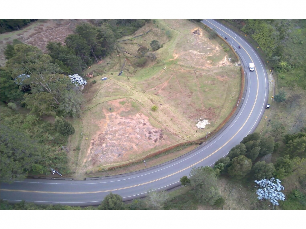Venta Lote comercial residencial túnel Variante Sajonia borde vía