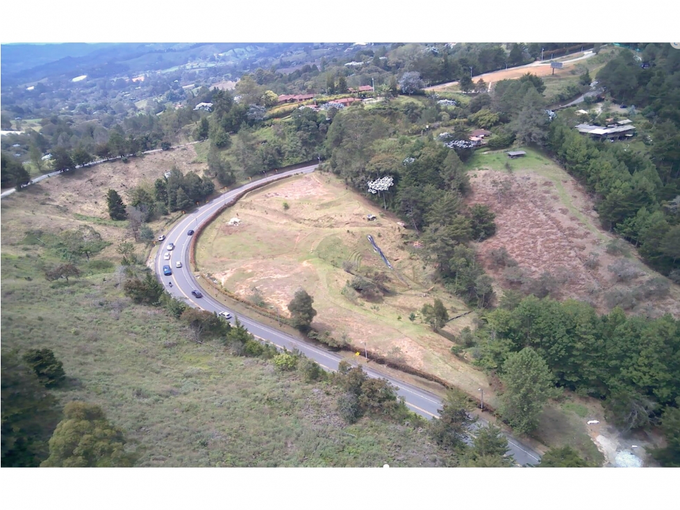 Venta Lote comercial residencial túnel Variante Sajonia borde vía — foto 3