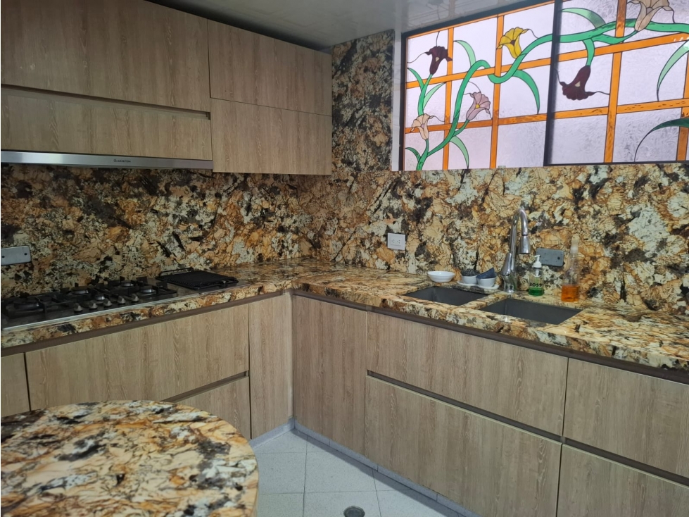 venta/arriendo apto Santa Barbara 204 Mts2, duplex, 4 habs, 4 pqs — foto 3