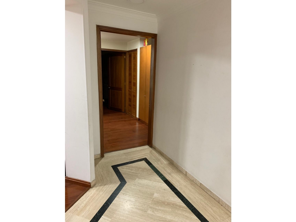 Venta apartamento 3 habs, Santa Barbara, frente a parque. Remodelado. — foto 4
