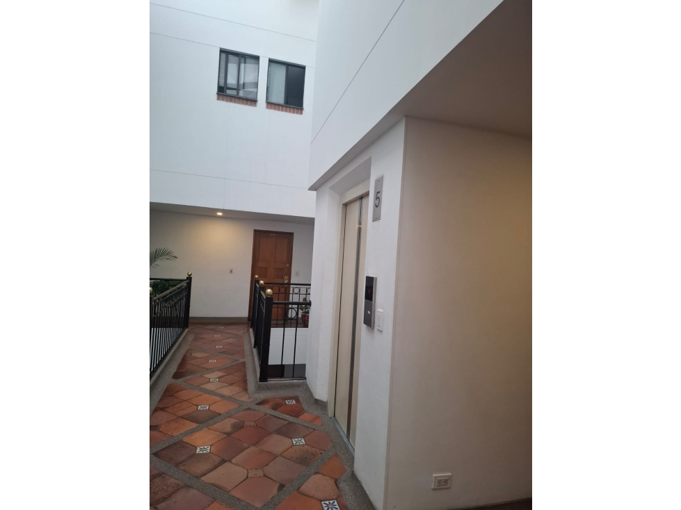 venta/arriendo apto Santa Barbara 204 Mts2, duplex, 4 habs, 4 pqs — foto 2