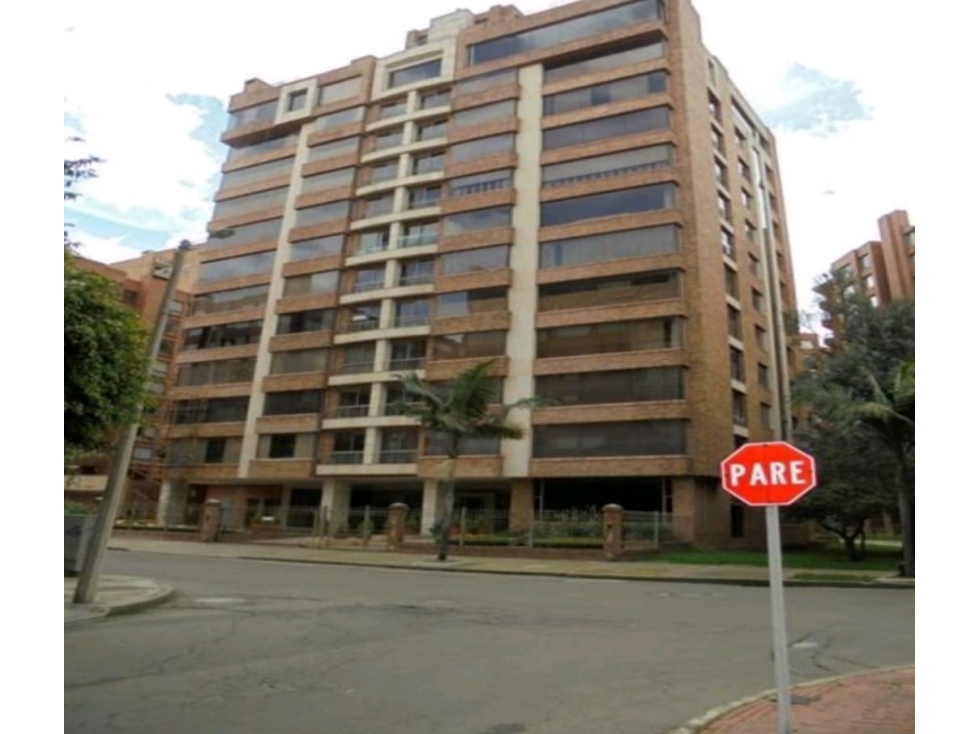 Hermoso apartamento Santa Barbara 268 Mts, 3 habs, 5 baños, club house