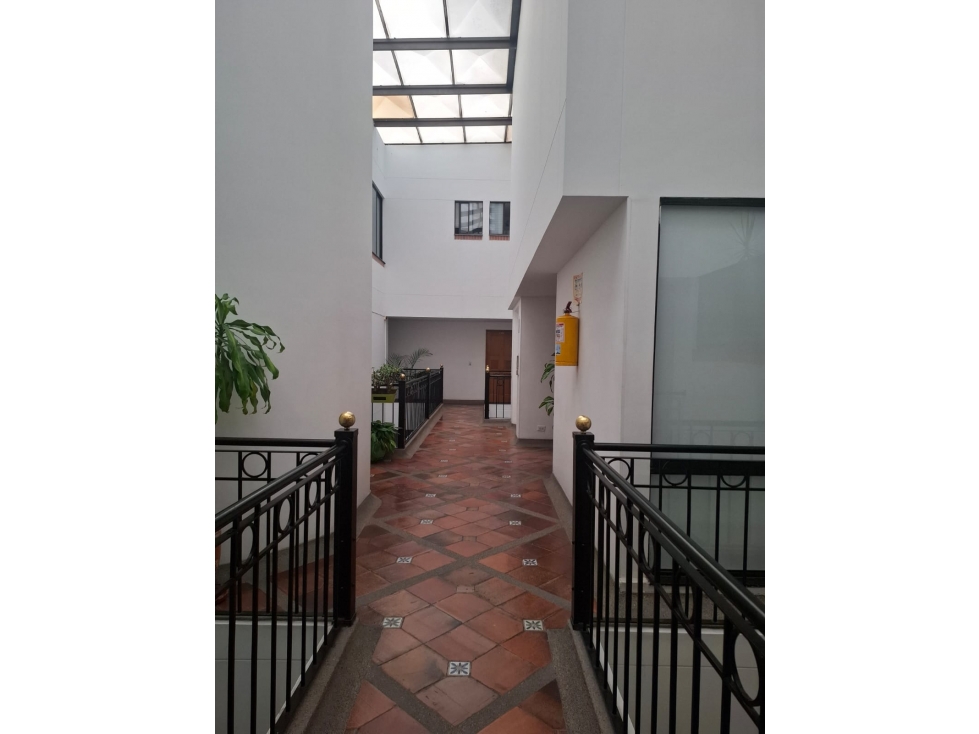 venta/arriendo apto Santa Barbara 204 Mts2, duplex, 4 habs, 4 pqs
