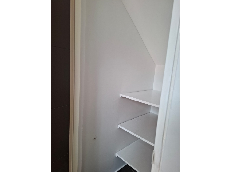 Venta casa en conjunto 4 niveles 161 mts, 3 habs, 2 pqs Cedro Golf — foto 6