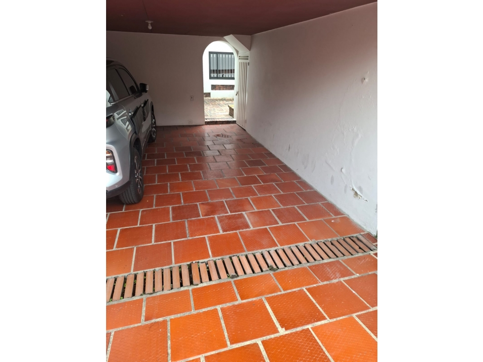 Venta casa en conjunto 4 niveles 161 mts, 3 habs, 2 pqs Cedro Golf — foto 2