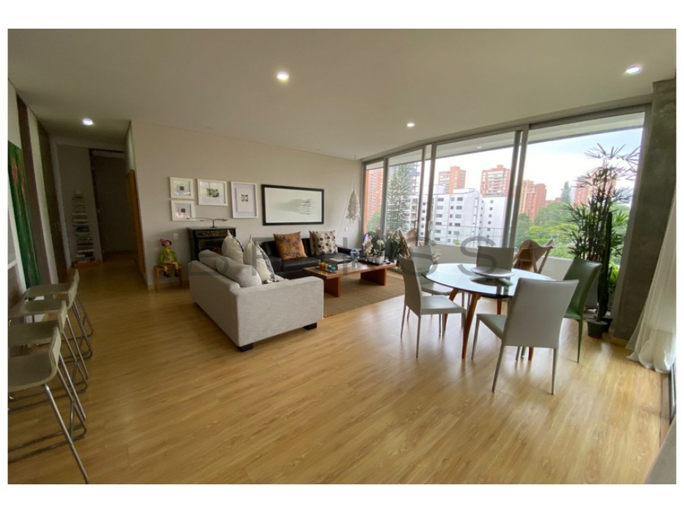 Venta o arriendo apartamento moderno con balcón en L. Los Parra — foto 2