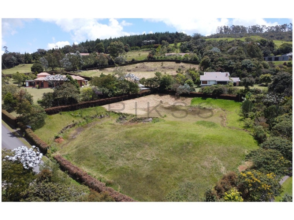 LOTE EN URBANIZACIÓN EN ALTO DE LAS PALMAS — foto 2