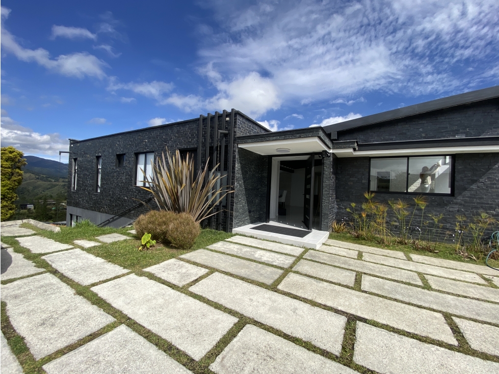 Casa en venta y Arriendo en El Retiro, un nivel más sótano, vista 360° — foto 2