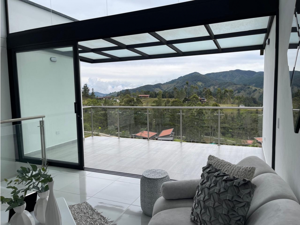 Casa en venta y Arriendo en El Retiro, un nivel más sótano, vista 360° — foto 5