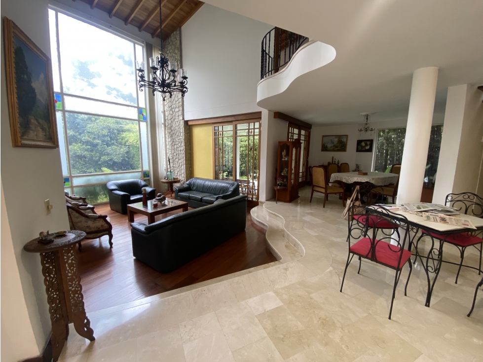 Casa clásica con potencial de remodelación | La Calera, El Poblado — foto 6