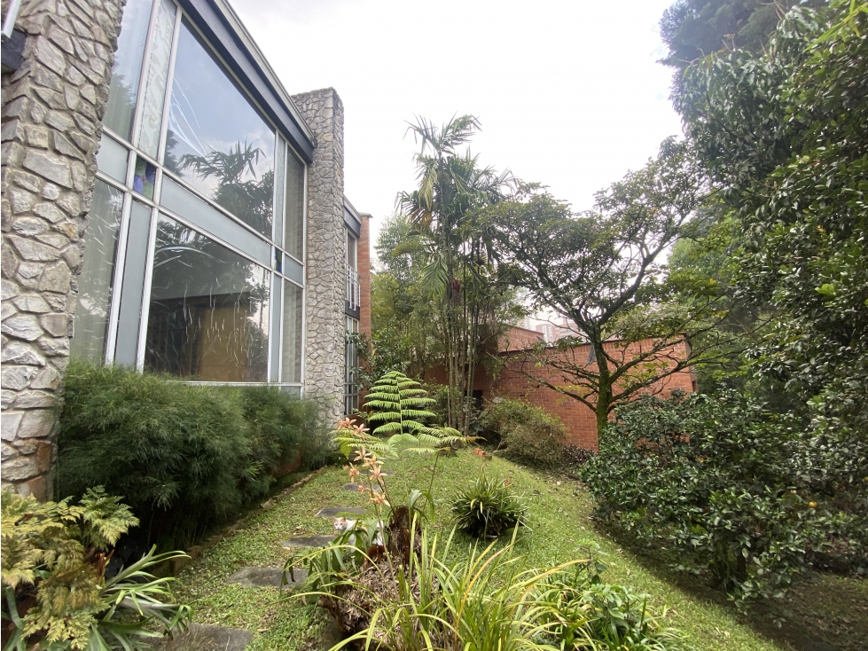 Casa clásica con potencial de remodelación | La Calera, El Poblado — foto 2