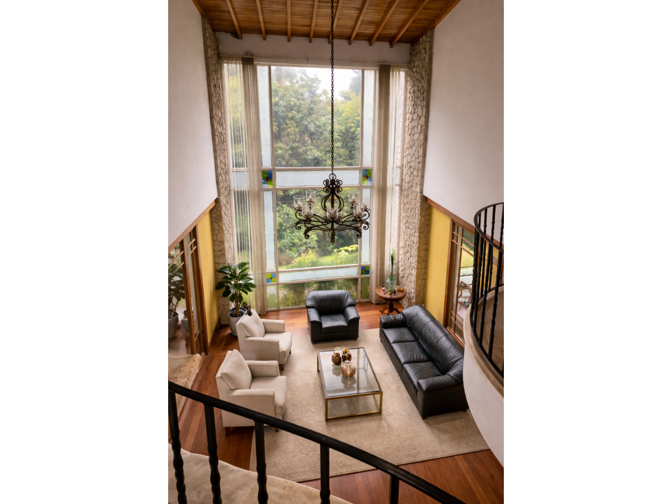 Casa clásica con potencial de remodelación | La Calera, El Poblado — foto 3