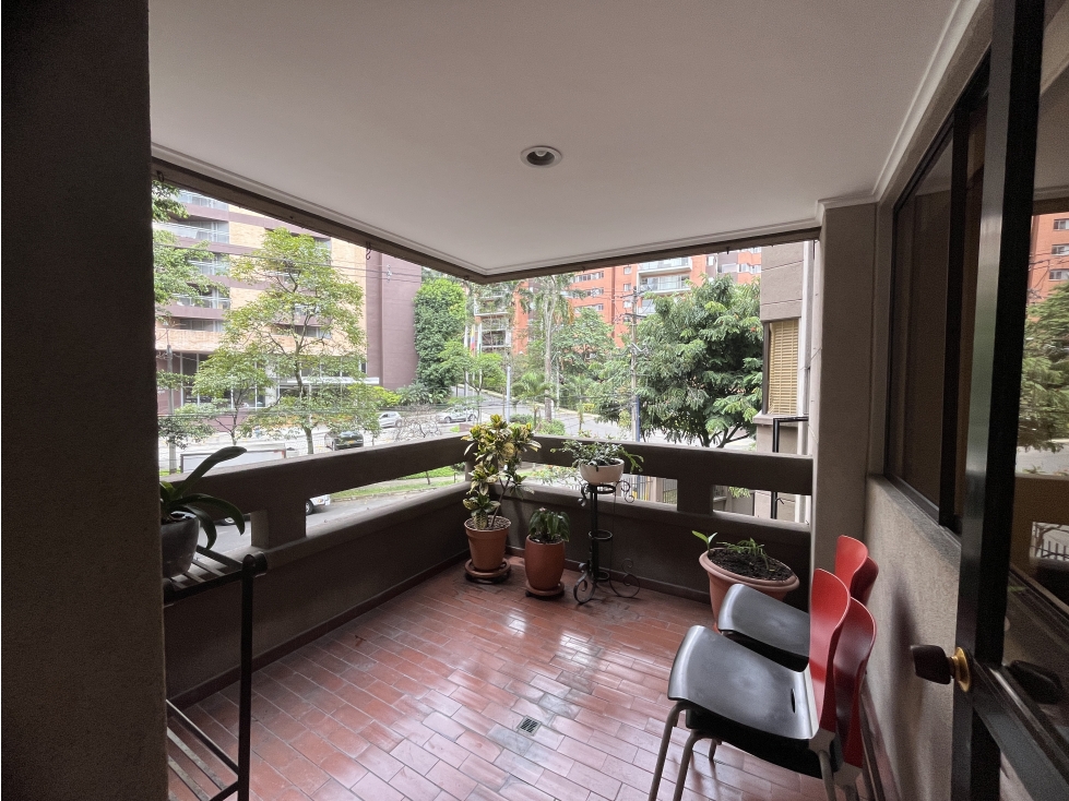 Venta de apartamento 212 m² para remodelar | Milla de Oro, Poblado — foto 2