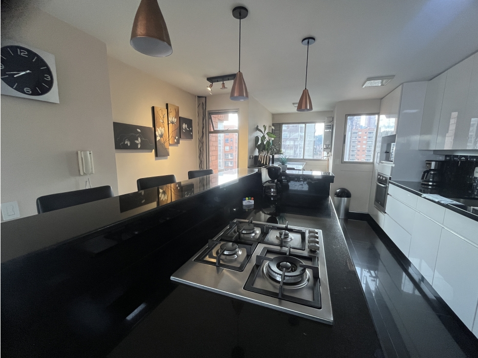 Venta apartamento Amoblado en Lalinde piso alto y listo para habitar — foto 5