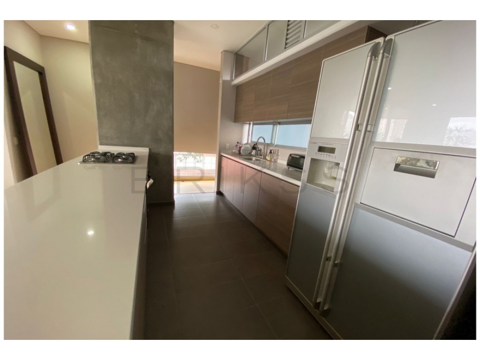Venta o arriendo apartamento moderno con balcón en L. Los Parra — foto 6