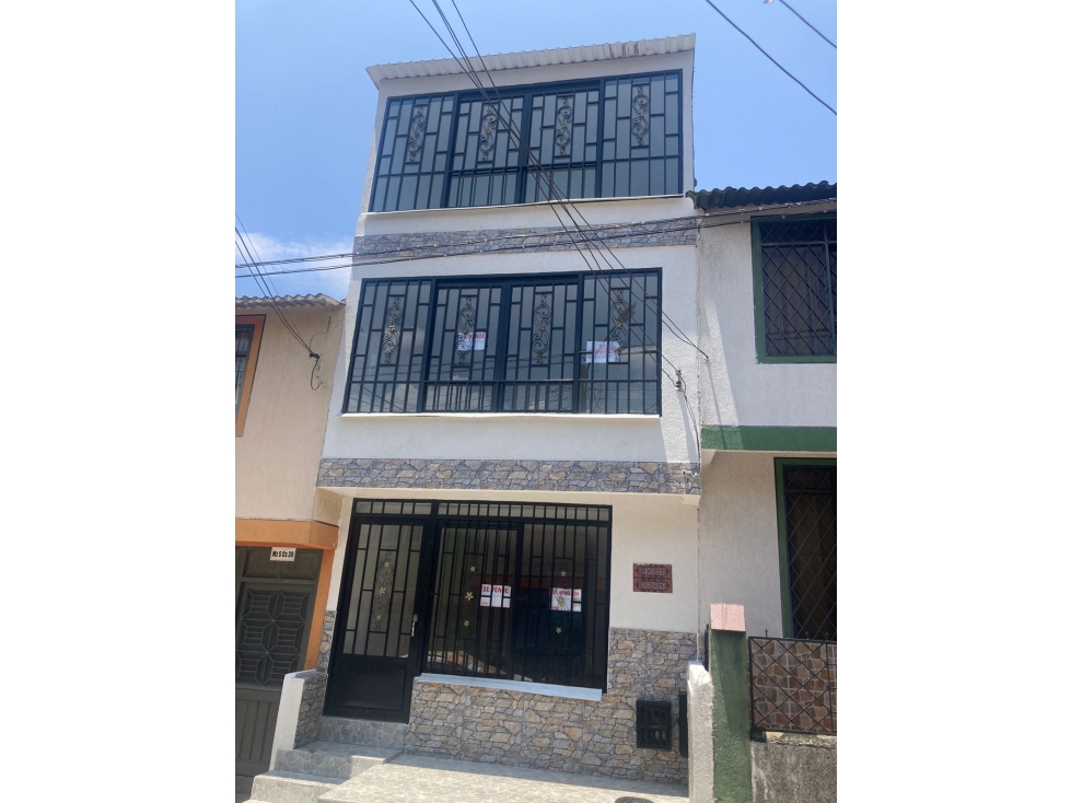 VENDO CASA SECTOR JORDAN 9 ETAPA CERCA A CENTROS COMERCIALES