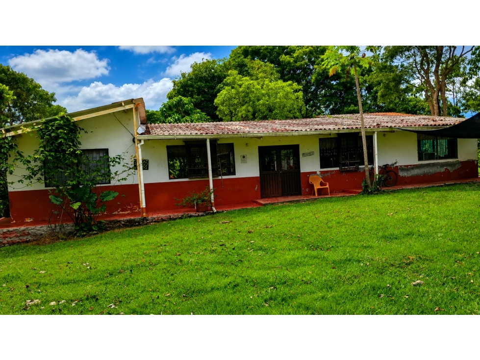 VENDO CASA- LOTE UBICADA EN LA VEREDA LLANOS DEL COMBEIMA