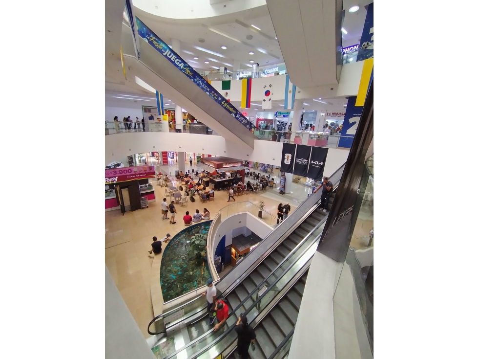 VENDO LOCAL PISO 2 CENTRO COMERCIAL AQUA - 3