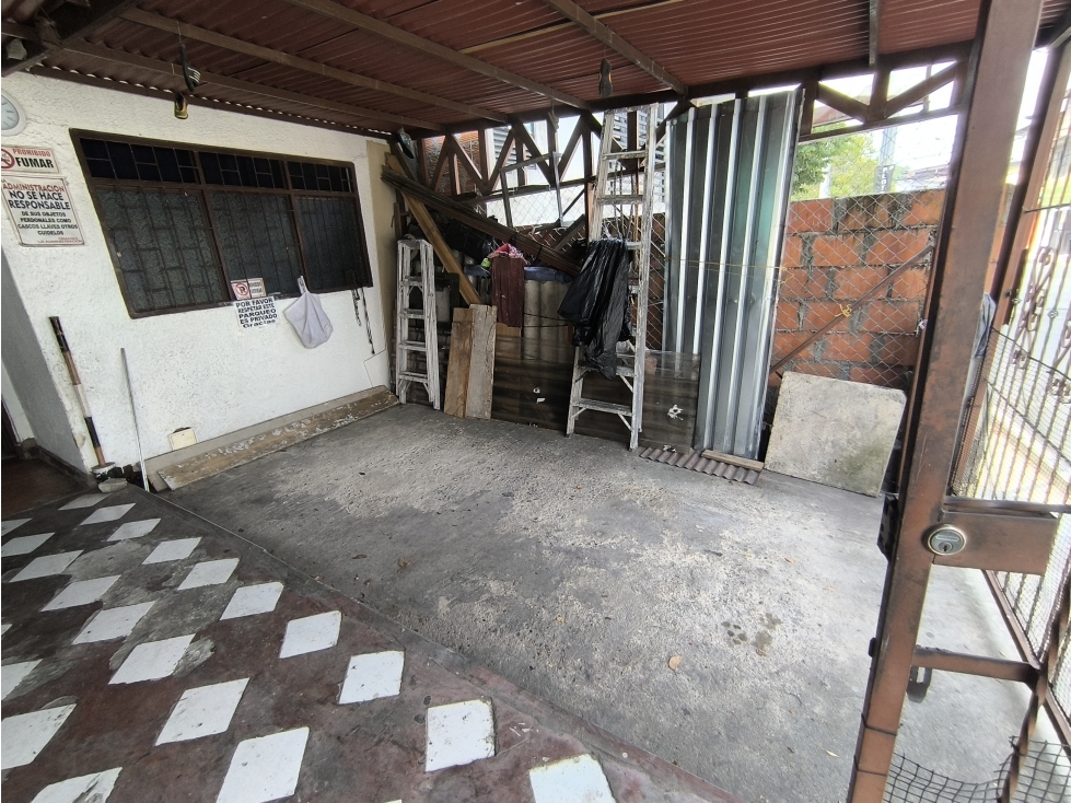 VENDO CASA CON RENTA 3 PISOS SECTOR AMBALA - 2