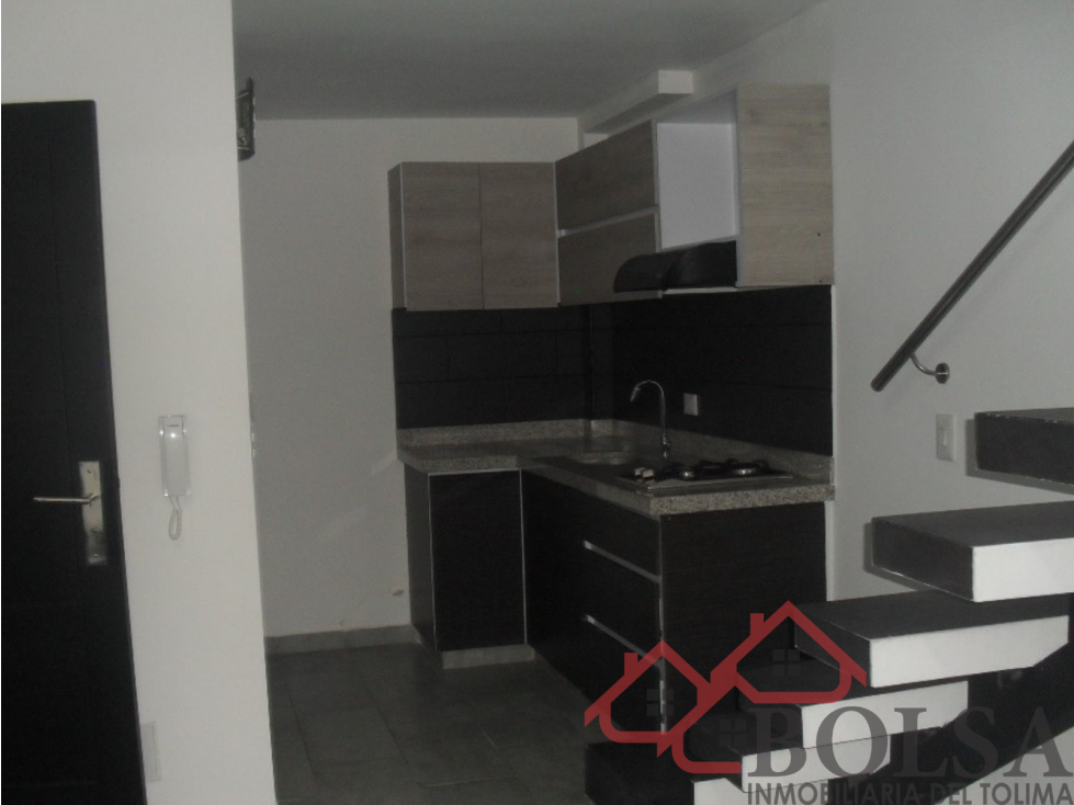 VENDO CASA CON RENTA Y LOCALES EN BARRIO CASA CLUB - 3
