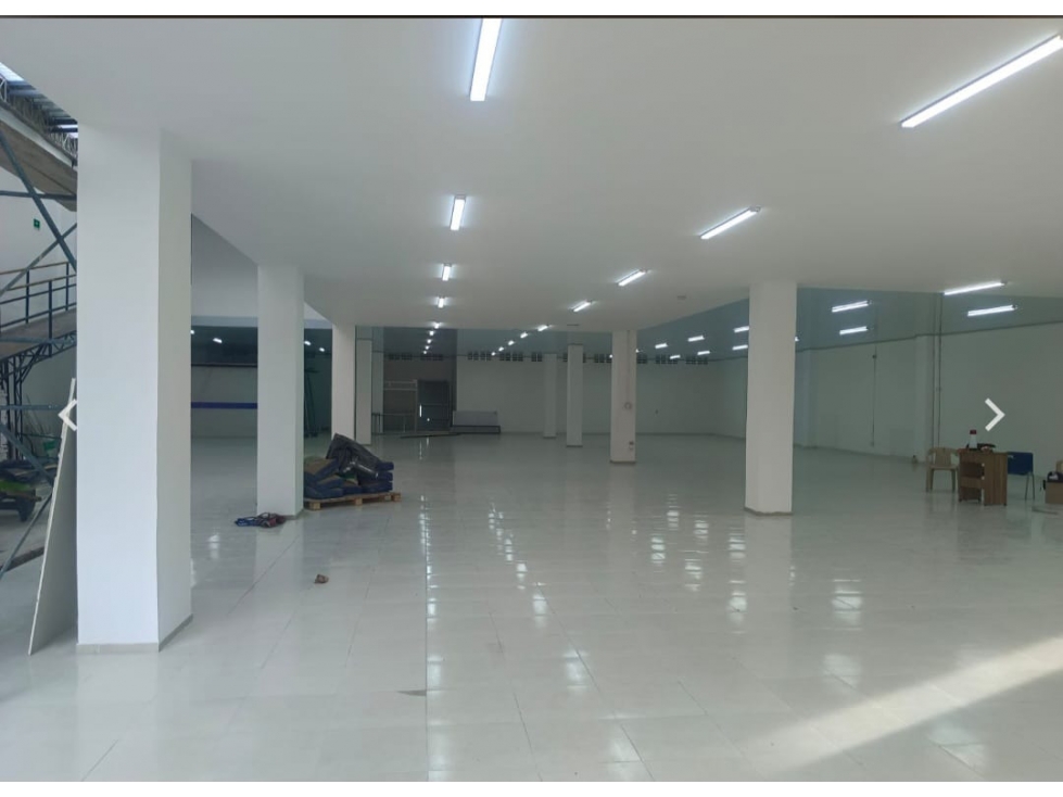 VENDO AMPLIO LOCAL - BODEGA UBICADO EN CRA 5 CALLE 19 - 3