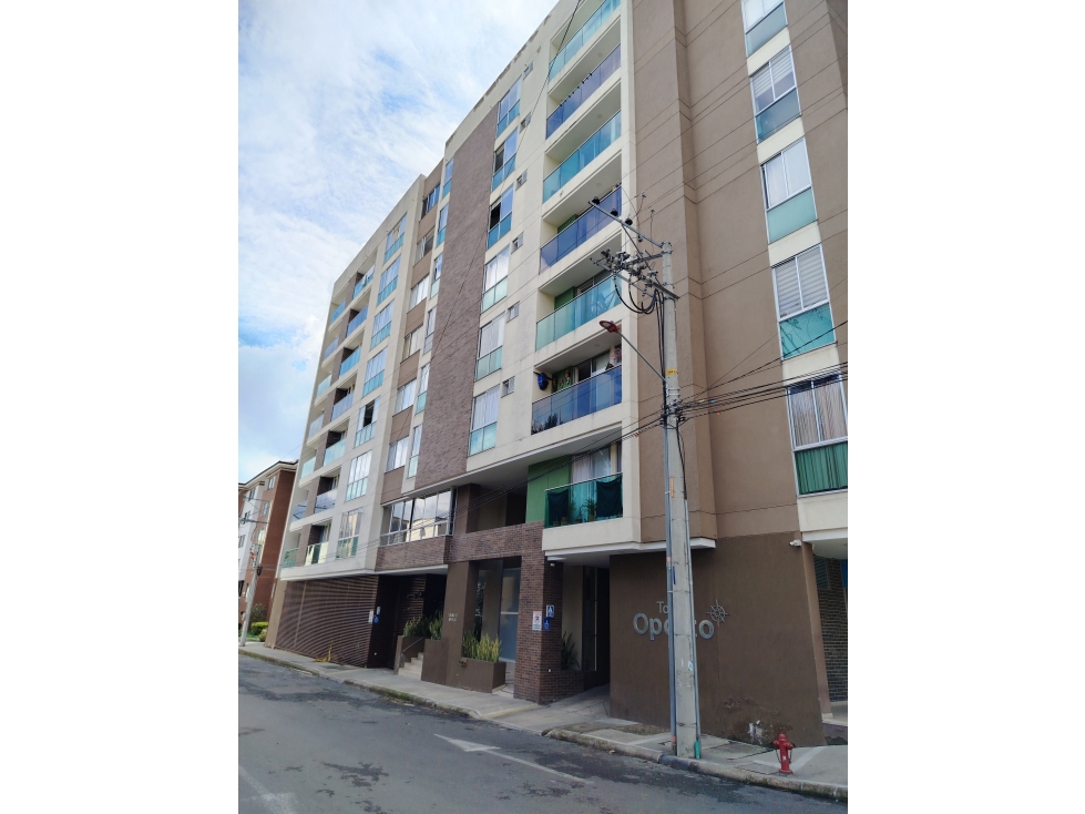 VENDO APARTAMENTO PISO 7 SECTOR MULTICENTRO