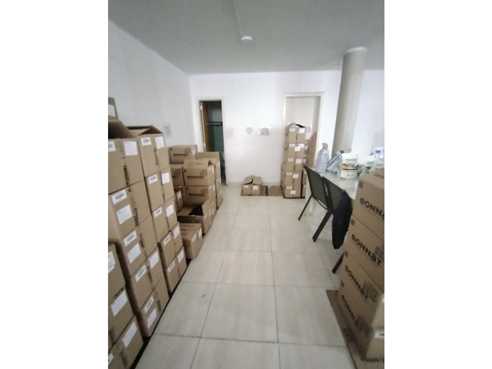 VENDO CASA COMERCIAL SECTOR CADIZ — foto 3