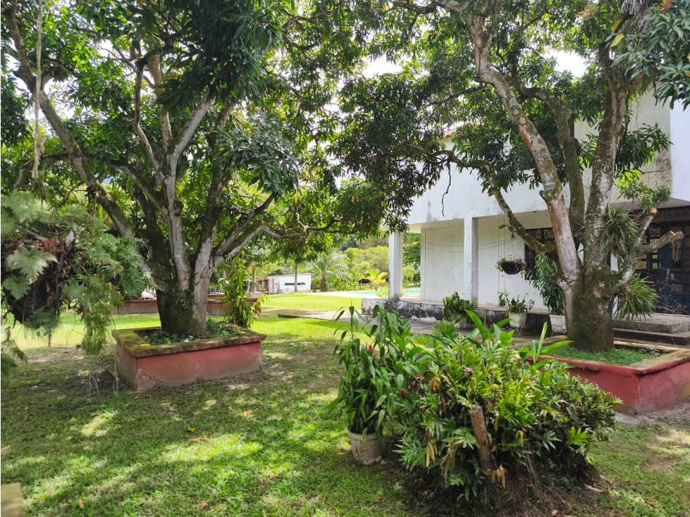 VENDO CASA CAMPESTRE ESTILO COLONIAL EN AMPLIO TERRENO DE 11.869 M2 - 1
