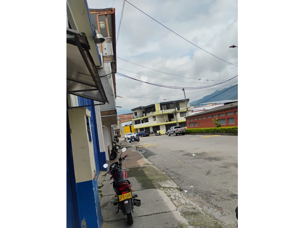 VENDO CASALOTE SECTOR CALLE 28 CON CRA 7 BELALCAZAR - 2