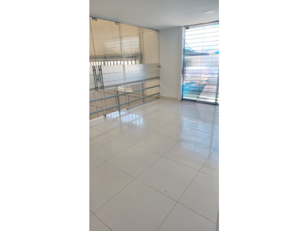 ARRIENDO AMPLIA BODEGA SECTOR EL SALADO - 4