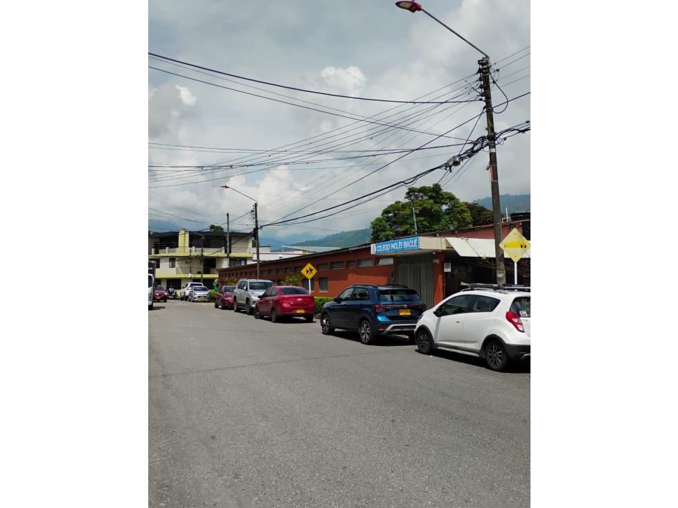 VENDO CASALOTE SECTOR CALLE 28 CON CRA 7 BELALCAZAR - 3