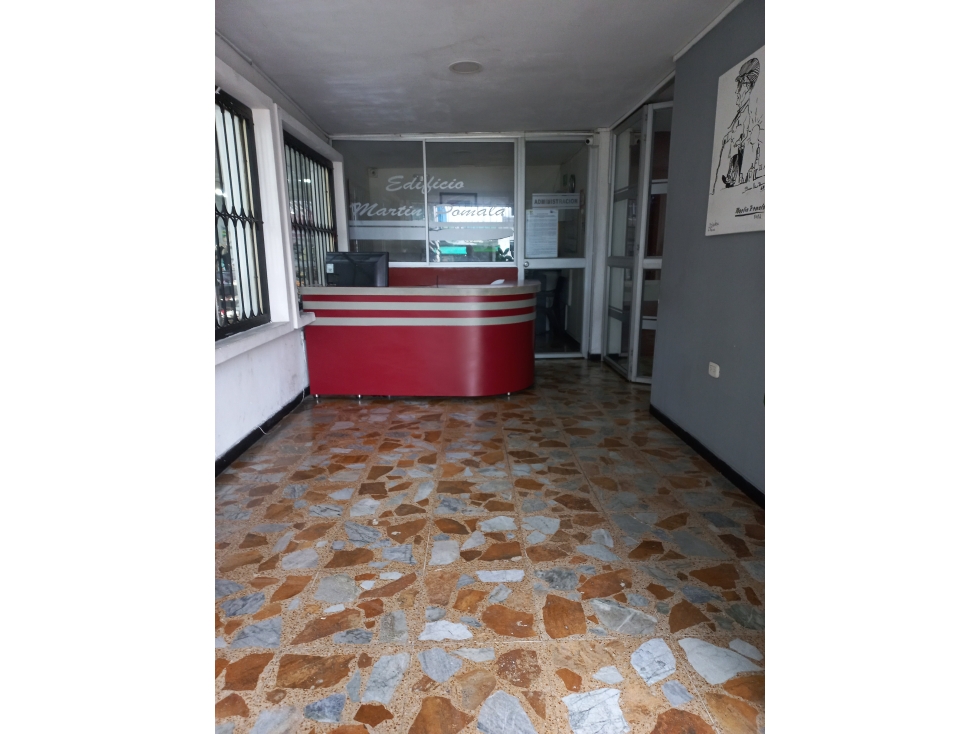 VENDO OFICINA PISO 4 CON ASCENSOR EDIFICIO POMALA CENTRO - 4