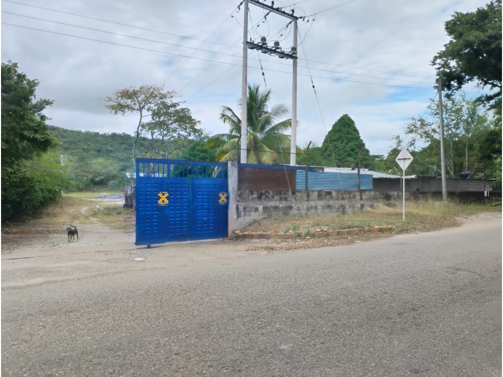 ARRIENDO LOTE INDUSTRIAL CON OFICINA - 3