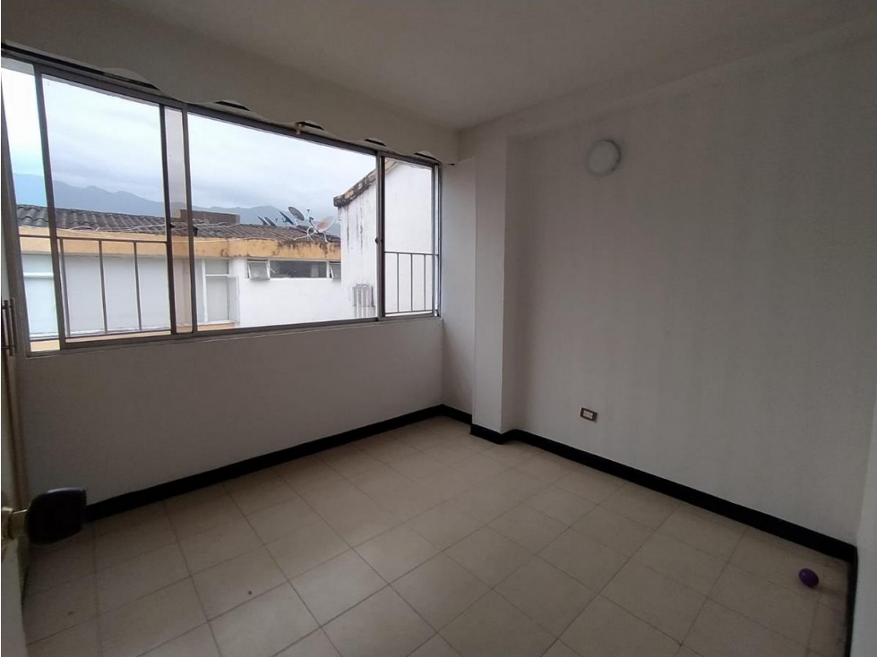 VENDO APARTAMENTO 4 PISO SIN ASCENSOR SECTOR AVENIDA EL PAPAYO — foto 3