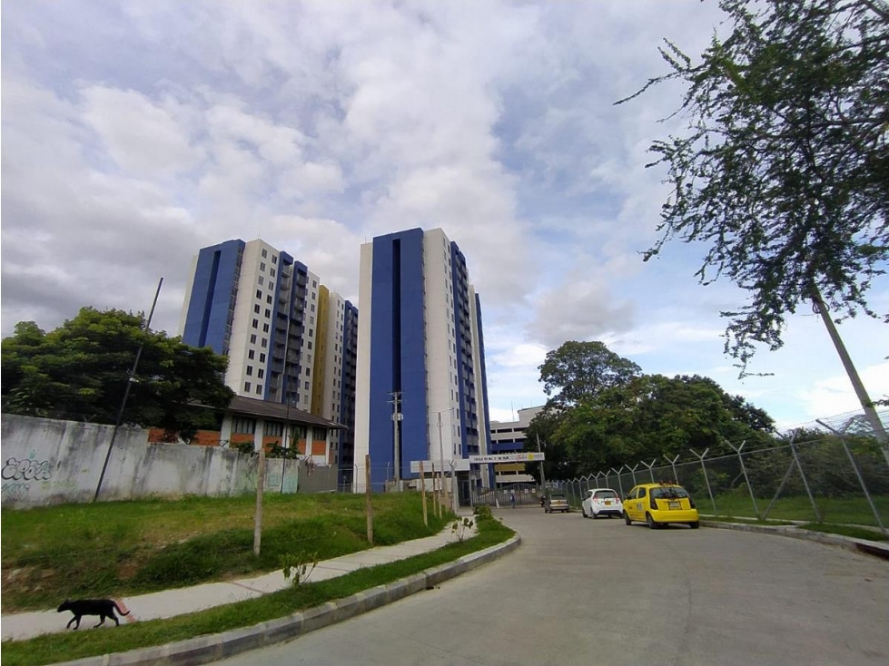 VENDO APARTAMENTO 8 PISO CONJUNTO FLORIDA 4 - 4