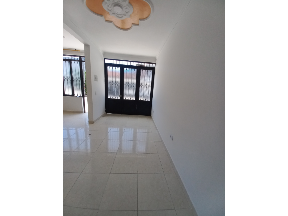 APARTAMENTO EN ARRIENDO PISO 1 PRADERAS DE SANTA RITA — foto 3