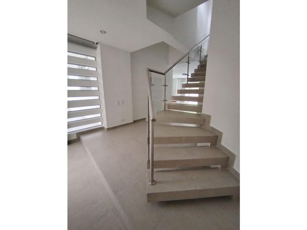 OPORTUNIDAD, VENDO HERMOSA CASA SECTOR VERGEL EN CONJUNTO CERRADO — foto 2
