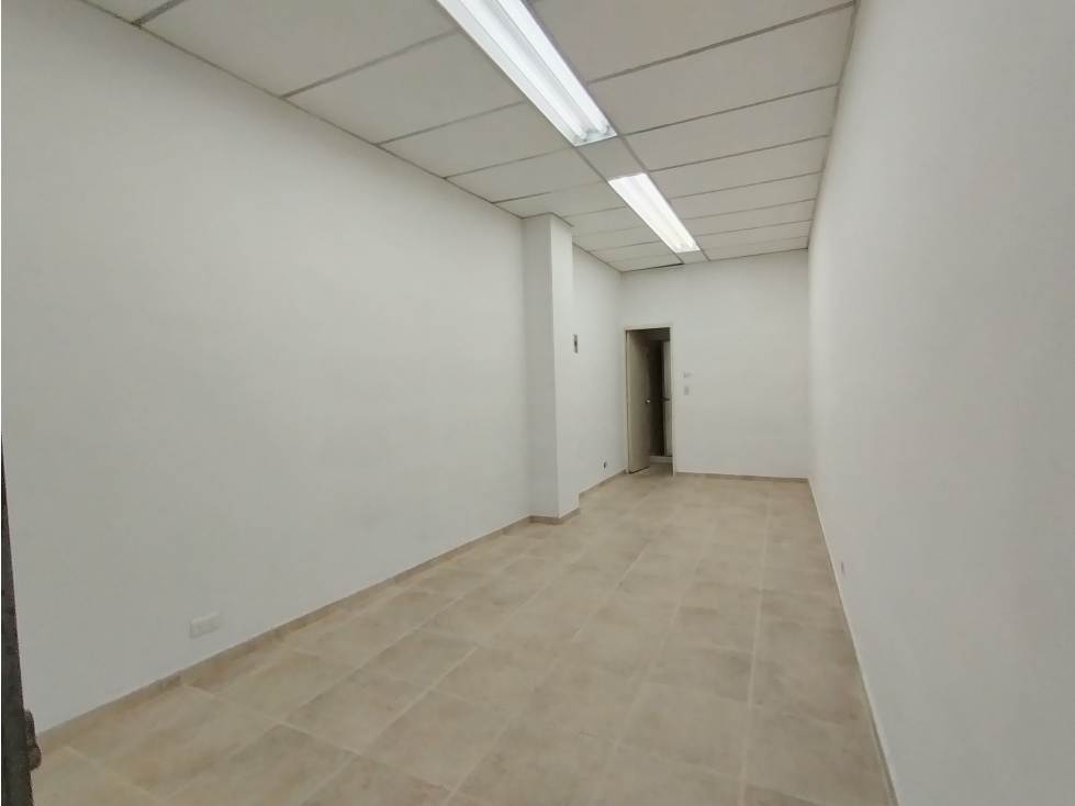 ARRIENDO LOCAL CENTRO COMERCIAL COMBEIMA - 3