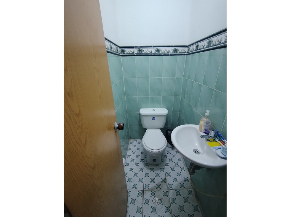 VENDO CASA COMERCIAL SECTOR CADIZ — foto 4