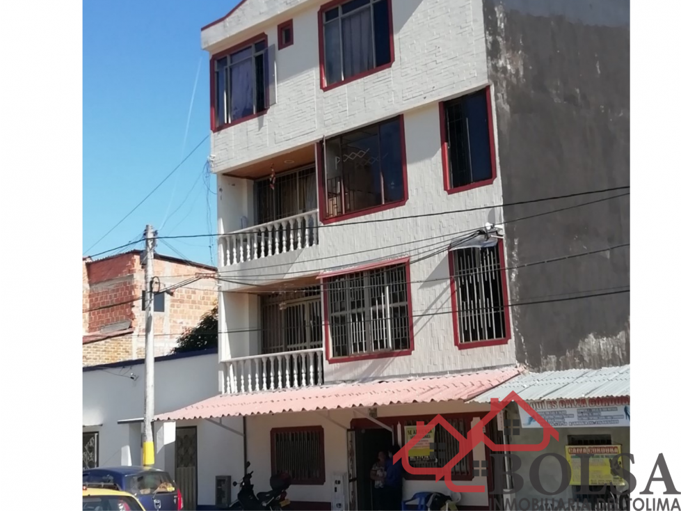 VENDO CASA CON RENTA EN AMBALA FRENTE A LA IGLESIA - 3