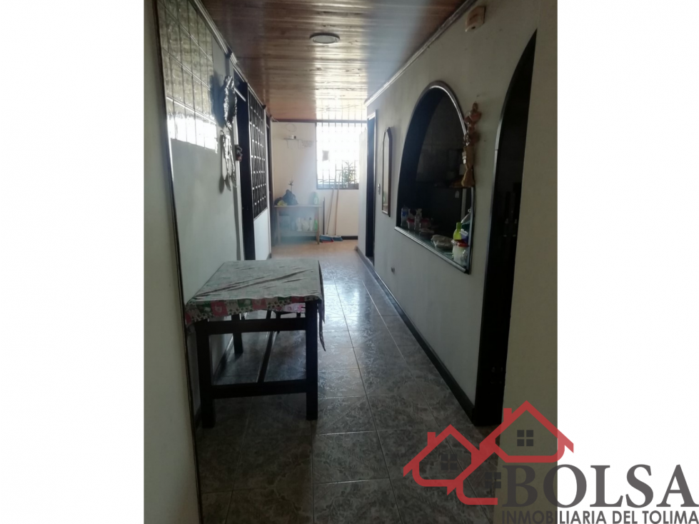 VENDO CASA CON RENTA EN AMBALA FRENTE A LA IGLESIA - 6
