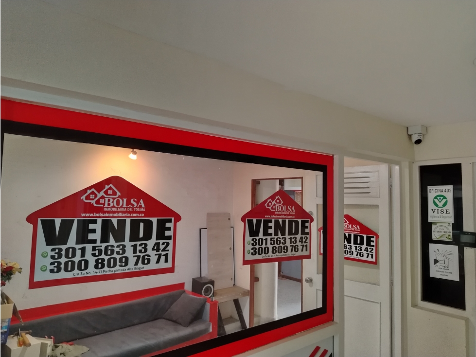 VENDO OFICINA 4 PISO CON BALCON , SECTOR CENTRO, ASCENSOR PROYECTADO - 5