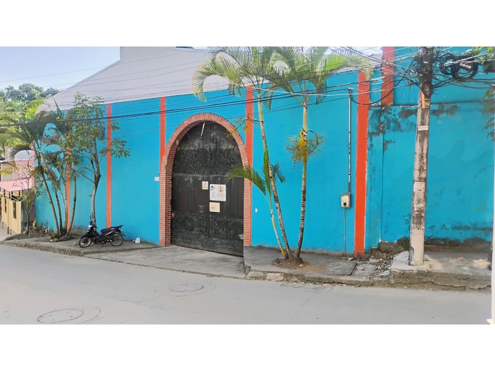 ARRIENDO AMPLIA BODEGA SECTOR SALADO - 2