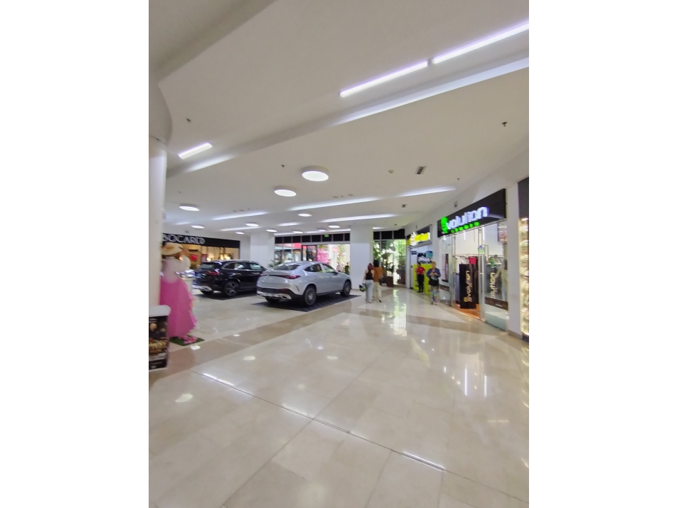 VENDO LOCAL PISO 2 CENTRO COMERCIAL AQUA - 4