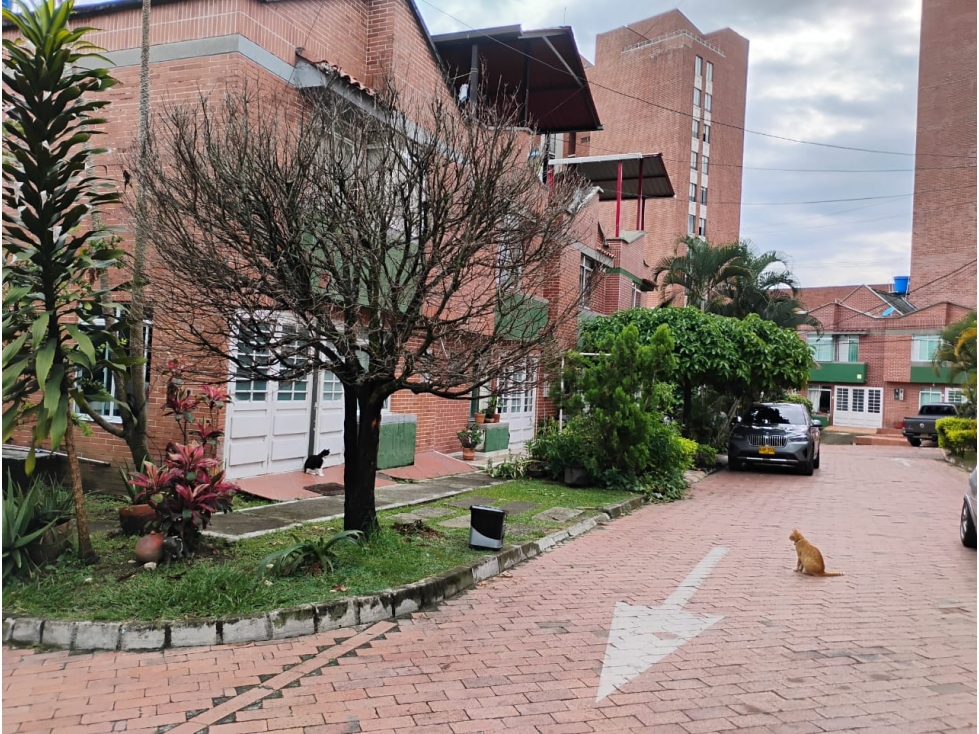 VENDO CASA DE 3 PISOS SECTOR VERGEL CONJUNTO CERRADO - 6