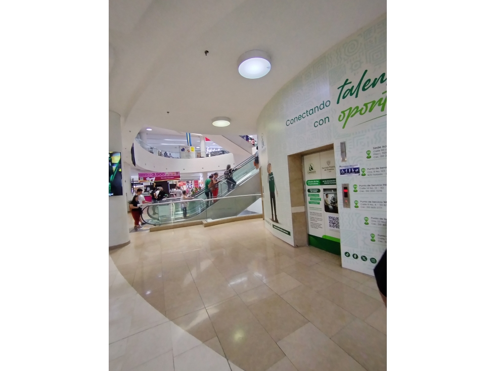 VENDO AMPLIO LOCAL COMERCIAL PISO 2 - CENTRO COMERCIAL AQUA - 3