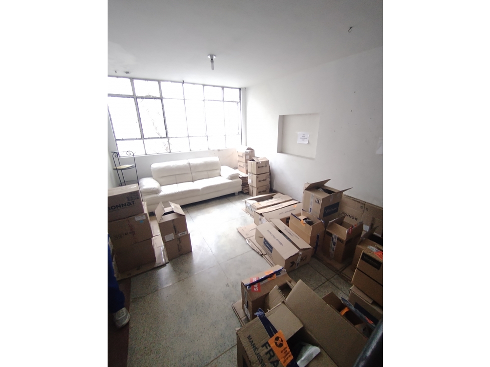 VENDO CASA COMERCIAL SECTOR CADIZ — foto 6