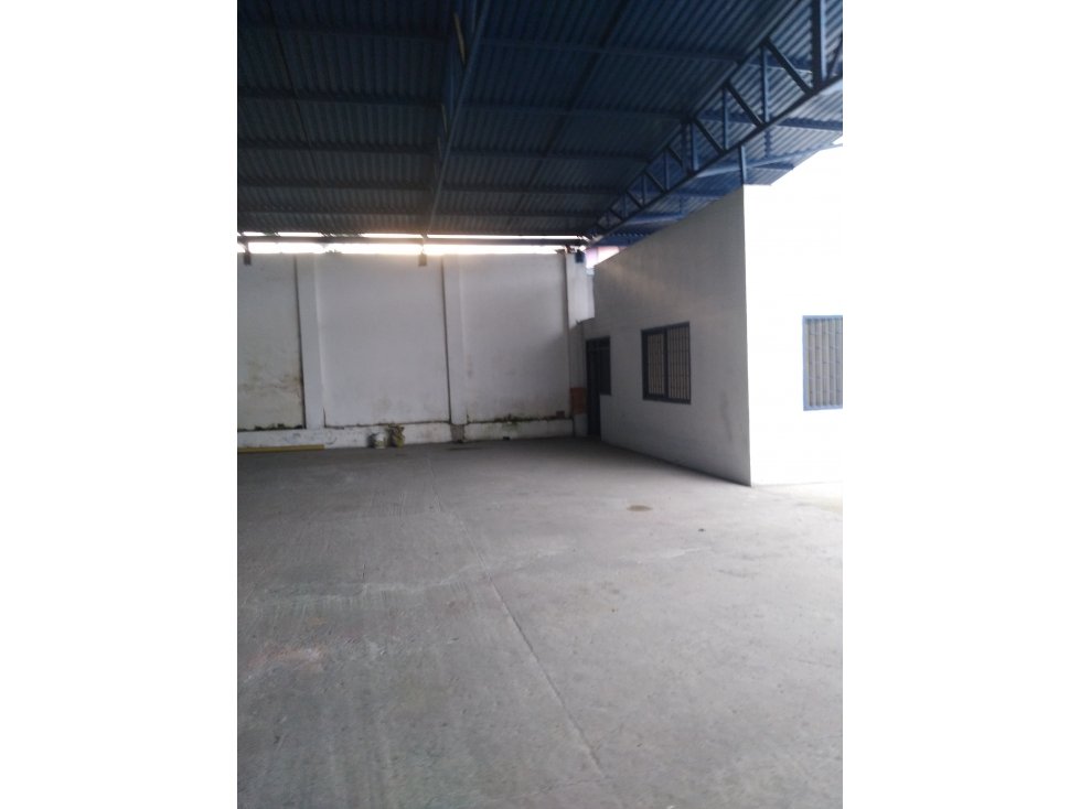 VENDO BODEGA EN EL BARRIO RICAURTE MIRAMAR - 6